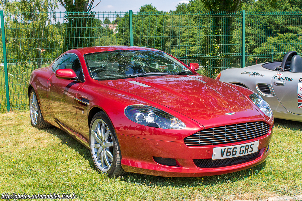 Aston_Martin_DB9_1