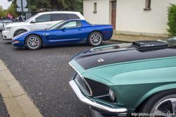 Ford Mustang Mach 1 & Corvette C5 Z06