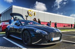 Aston Martin V12 Vantage