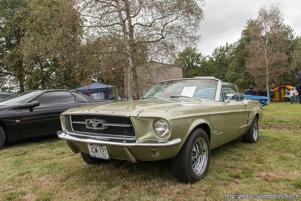 Ford_Mustang_Convertible_1