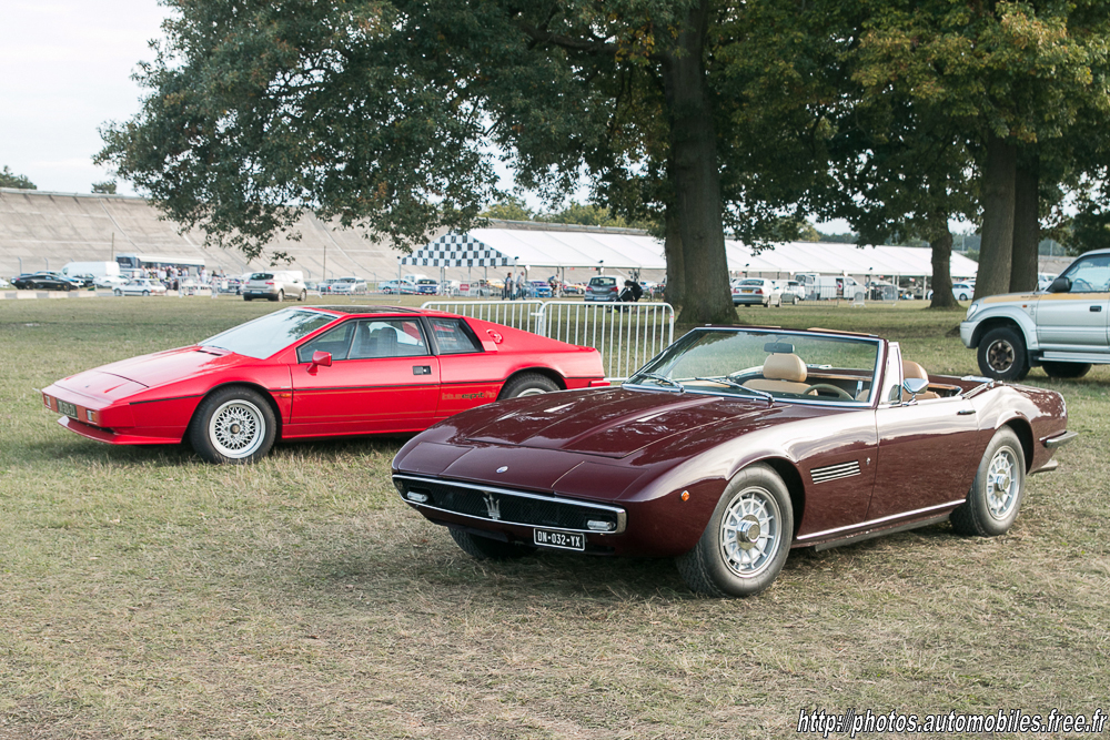 Maserati_Ghibli_Spider_et_Lotus_Esprit_1