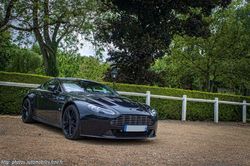 Aston Martin V12 Vantage